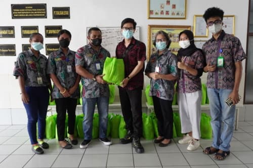 KSS Berikan Sembako Ke Panti Asuhan dan Panti Jompo