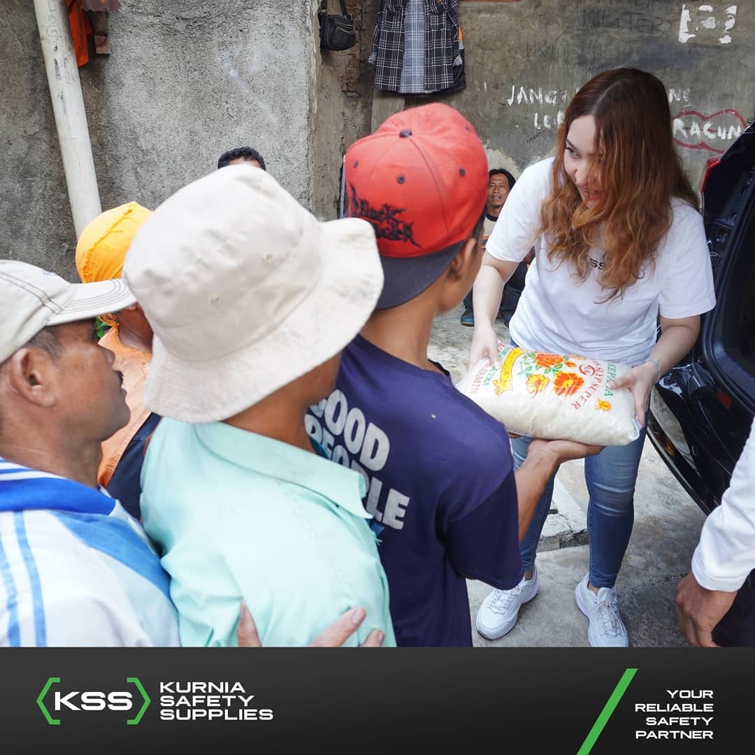 Kegiatan CSR KSS, Bagi Beras Gratis di Jakarta Pusat